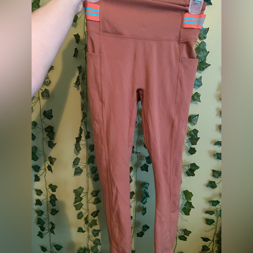 Size Small Coral Workout Leggings Motion 365